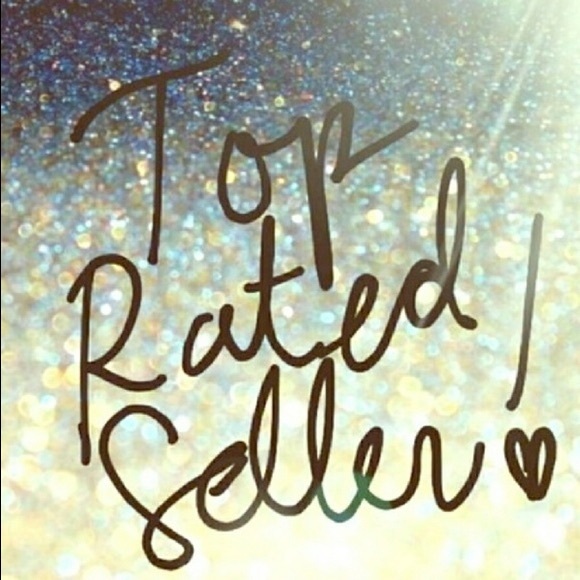 Meet your posher, Nikki🦋 - Picture 7 of 8